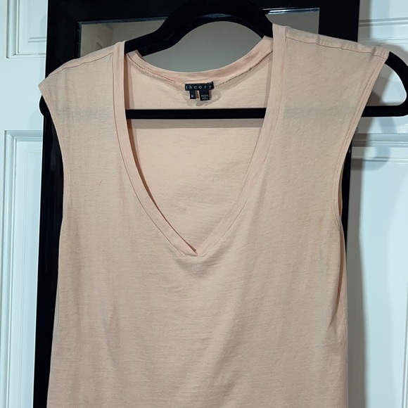 Theory v-neck tank top peach color medium - Picture 2 of 5